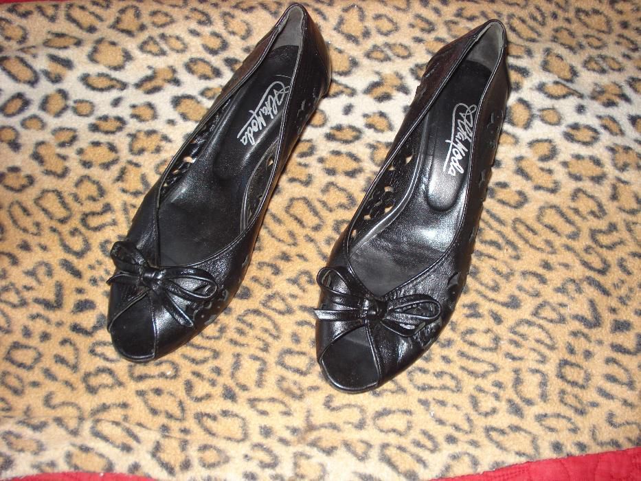 Women's Shoes Size 38