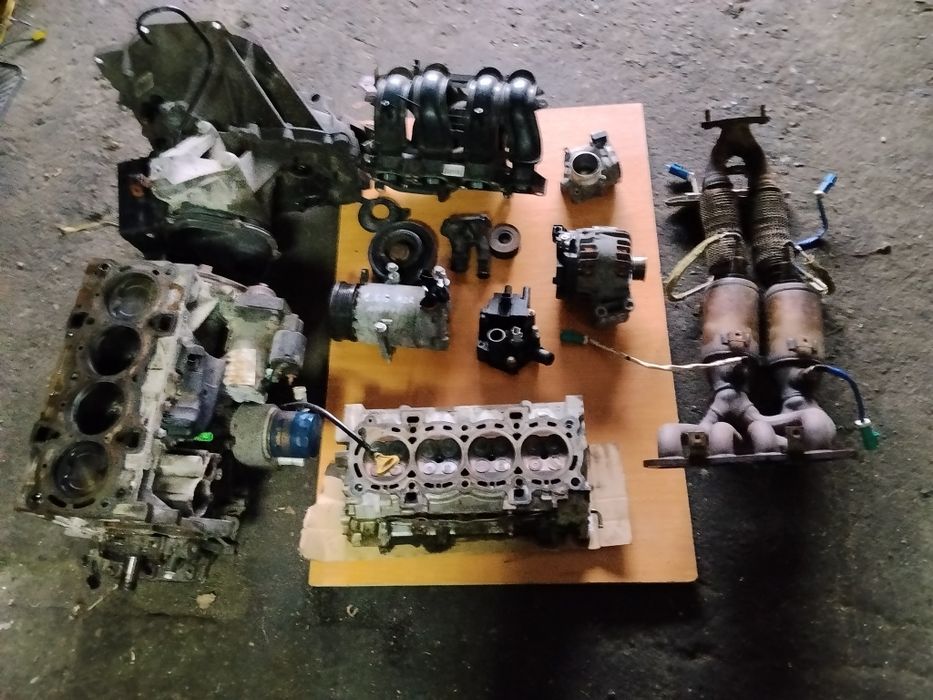 Ford silnik 1.6 benzyna Ti-vct 125 KM głowica wał alternator kolektor