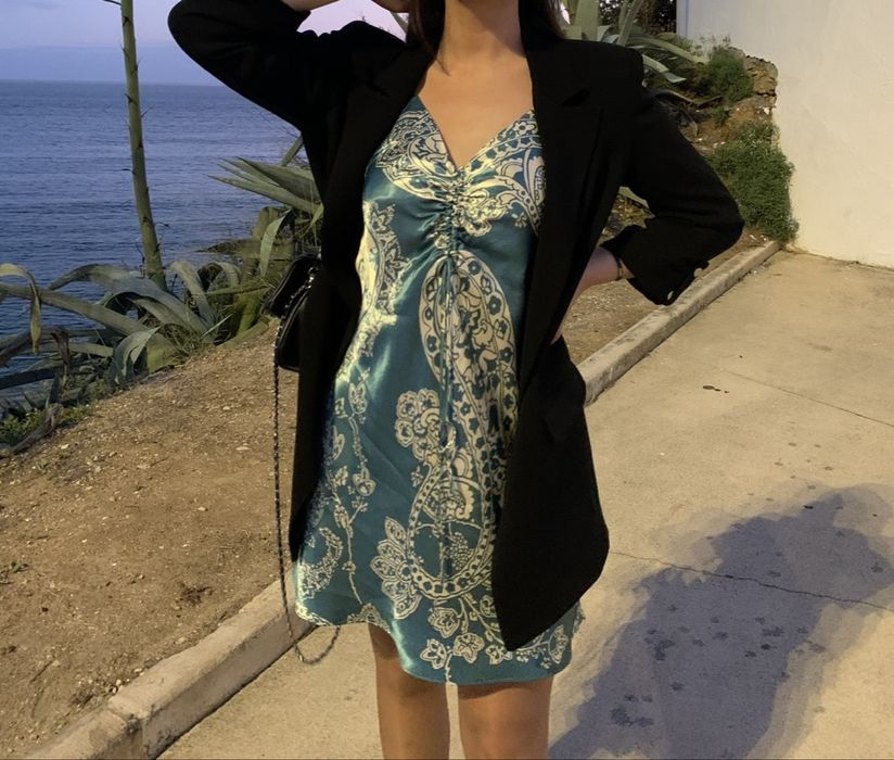 Vestido Acetinado Zara