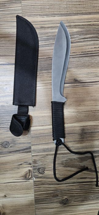 Sprzedam nóz typu kukri z twardej stali