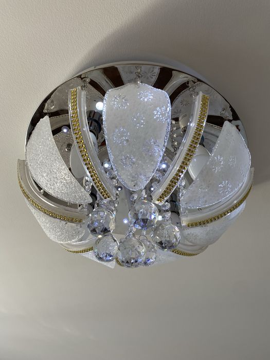 Люстра  хрустальна