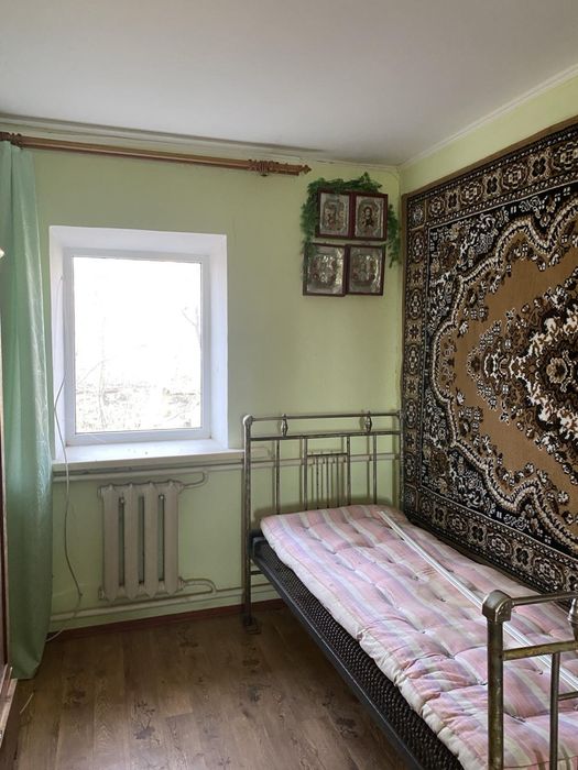 Продам житловий будинок садибного типу із земельною ділянкою