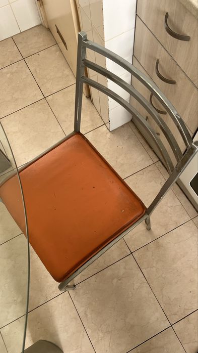 Mesa de vidro de cozinha com 3 cadeiras