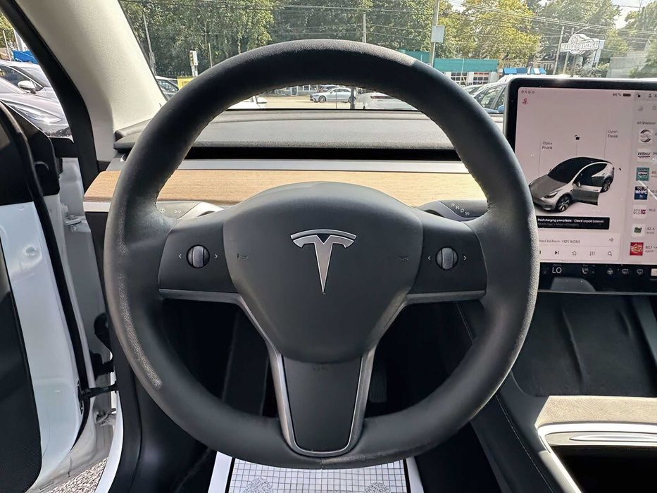 Tesla Model Y Long Range      2021