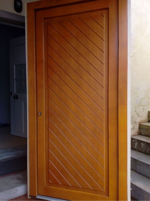 Porta Principal, Exterior, em Madeira,