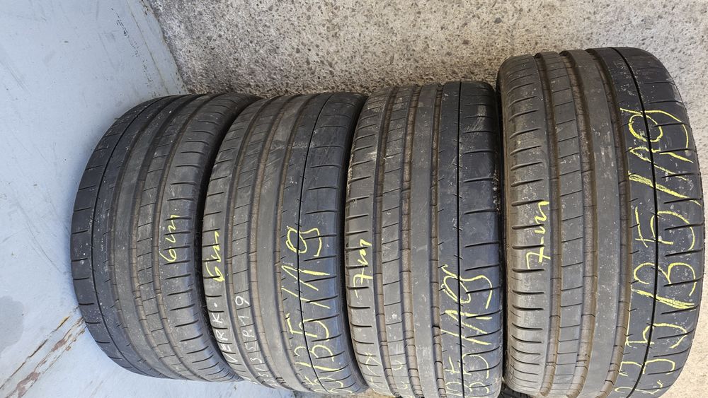 Opony  235.35.19  Michelin