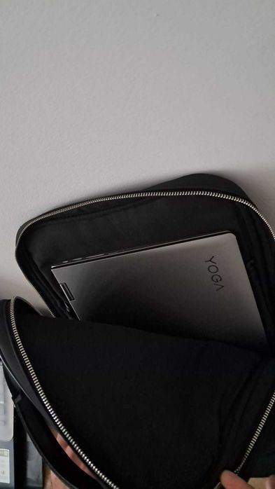 Mochila Parfois e duas pequenas bolsas, uma Parfois e outra Primark.