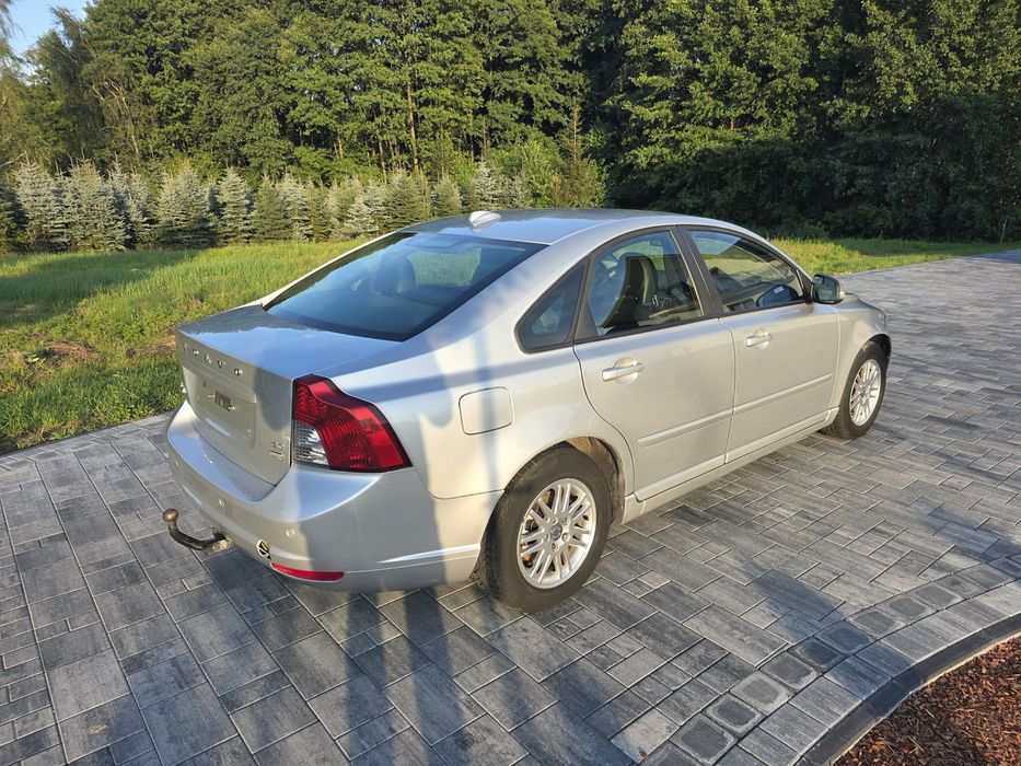 Volvo s40 zadbane uszkodzone