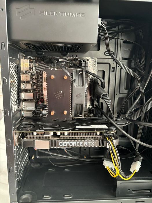 PC stacjonarny z 2021/i5/RGB2x8GB/GTX1660