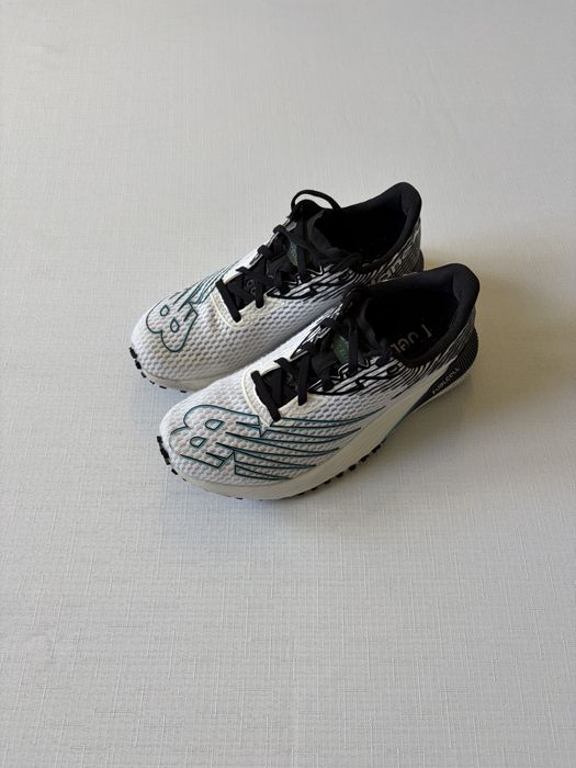 Damskie buty do biegania New Balance FuelCell RC Elite 2021 rozmiar 40