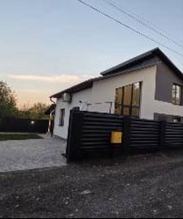 Продаж окремого будинку в 4 км від міста Тернопіль.