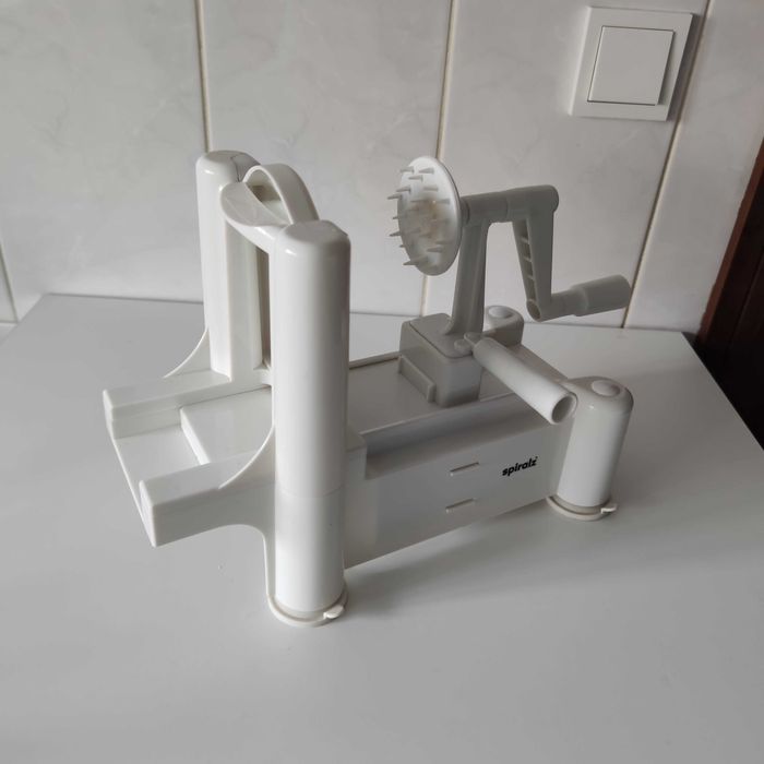 Spiralite Vegetable Spiralizer by Spiralz