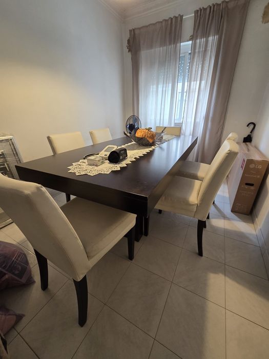 Mesa de sala de jantar + 6 cadeiras