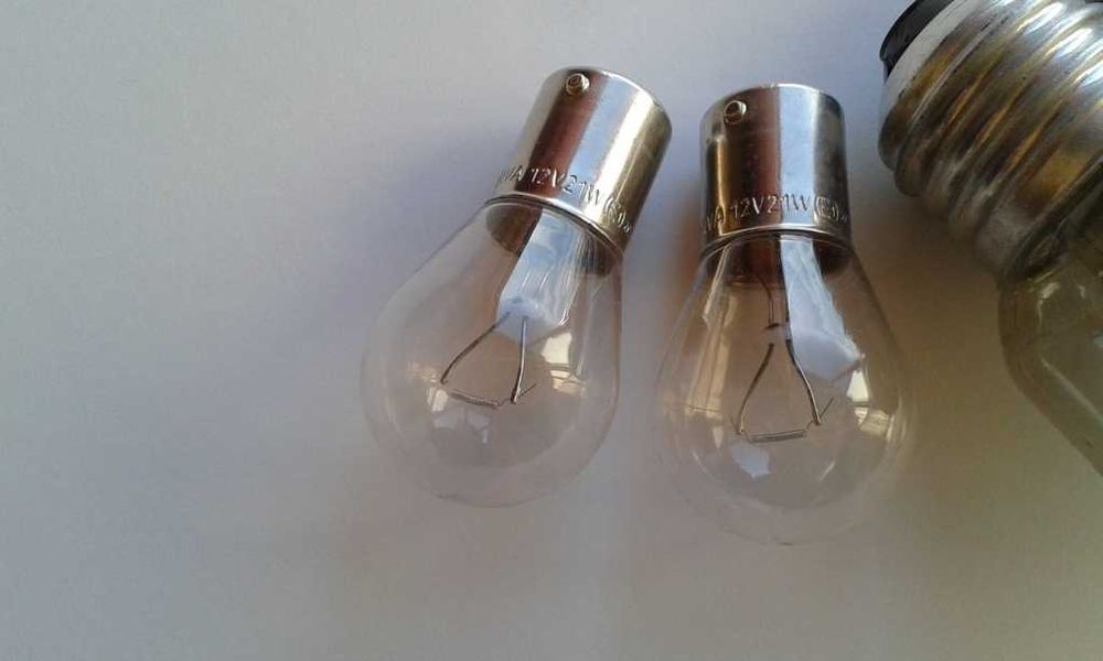 Lâmpadas automóvel e contra insectos