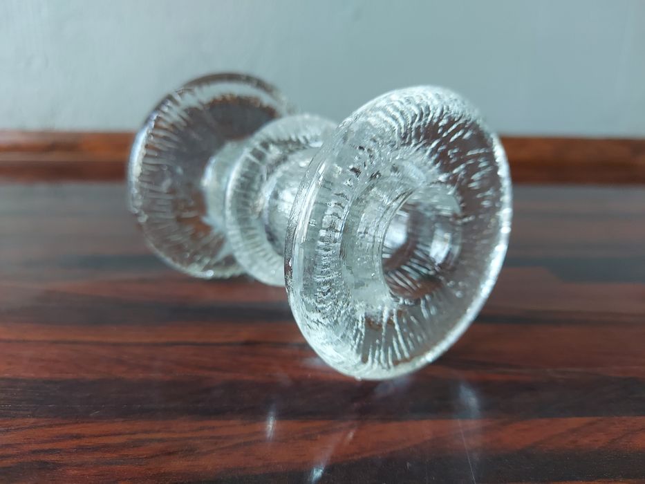 Mały świecznik z prasowanego szkła lata 70