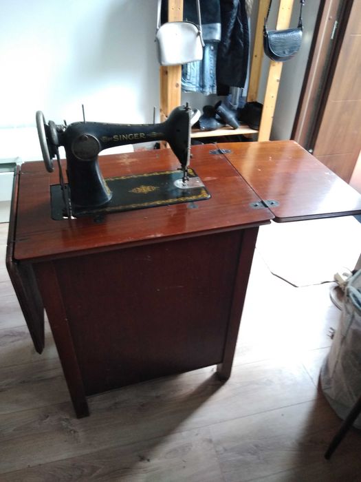 Maszyna do szycia SINGER (ANTYK)