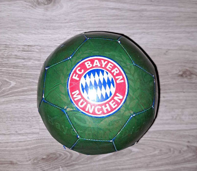 Piłka nożna BAYERN dwukolorowa rozm 5