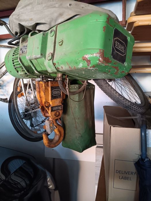 Vendo Guincho STAHL de 2000Kg