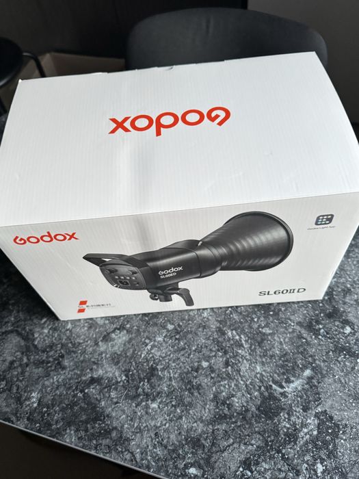 LED прожектор Godox SL60IID відеосвітло