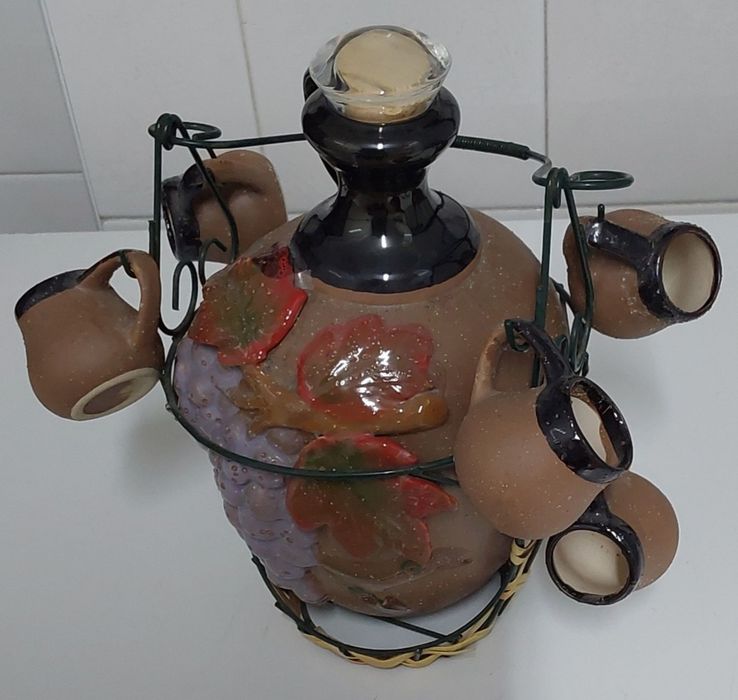 JARRO COLECÇÃO com MINI CANECAS,PEÇA DECORATIVA ou USO. Casa Sala Cozinha Quarto Bar Restauração.