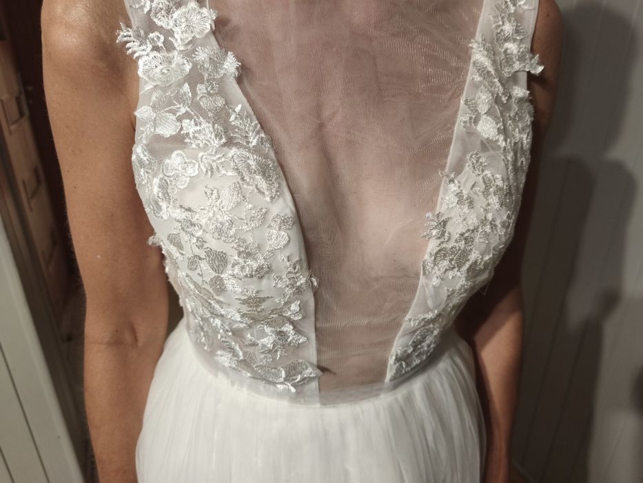 Suknia ślubna z koronką rozmiar 38