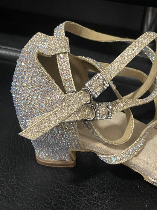 Туфлі танцювальні з камінцями