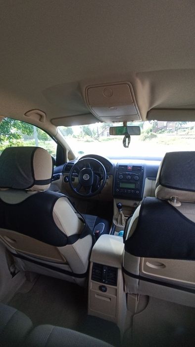 Продам Volkswagen Touran 1.6 бензин