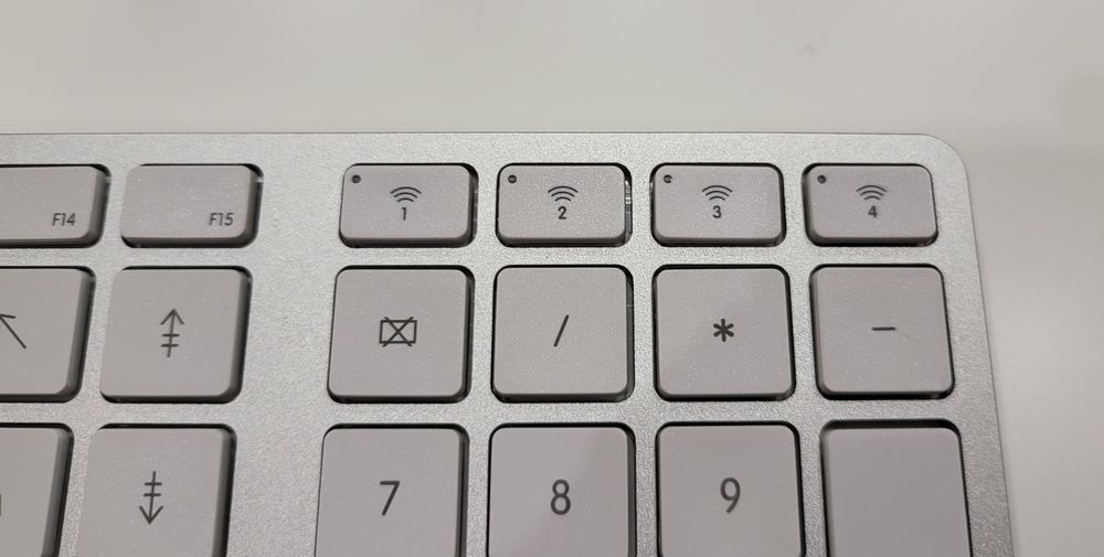 Teclado Bluetooth para 4 dispositivos