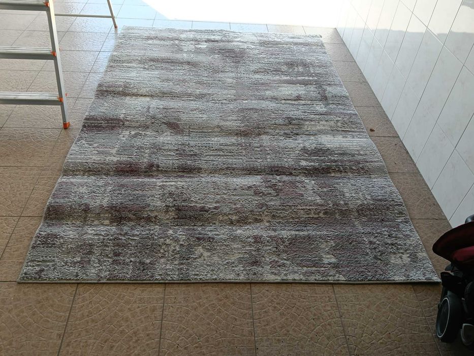 Tapete 160x135 cinza e rosa