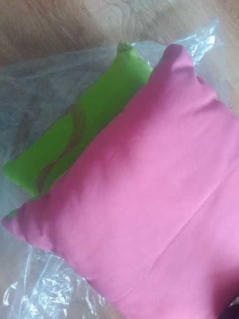 2 almofadas novas coloridas