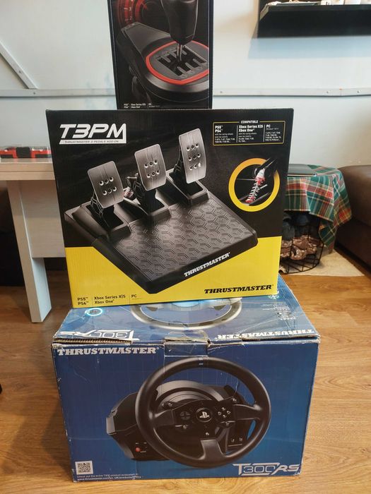 Thrustmaster t300rs z pedalami t3pm i shifter th8s