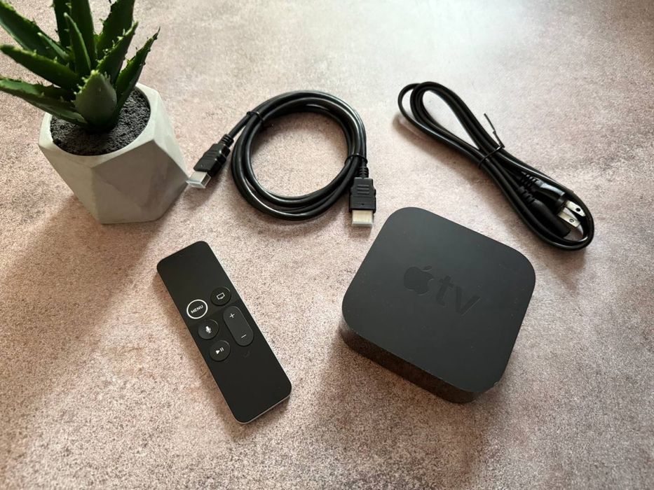 Apple TV 4K 32Gb A1842 Хороший стан
