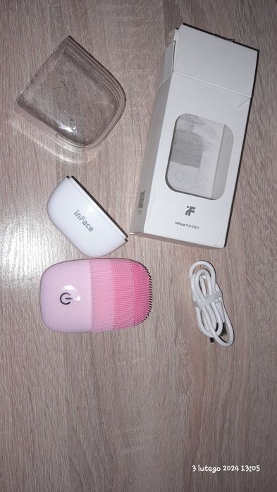 Masażer myjący do twarzy