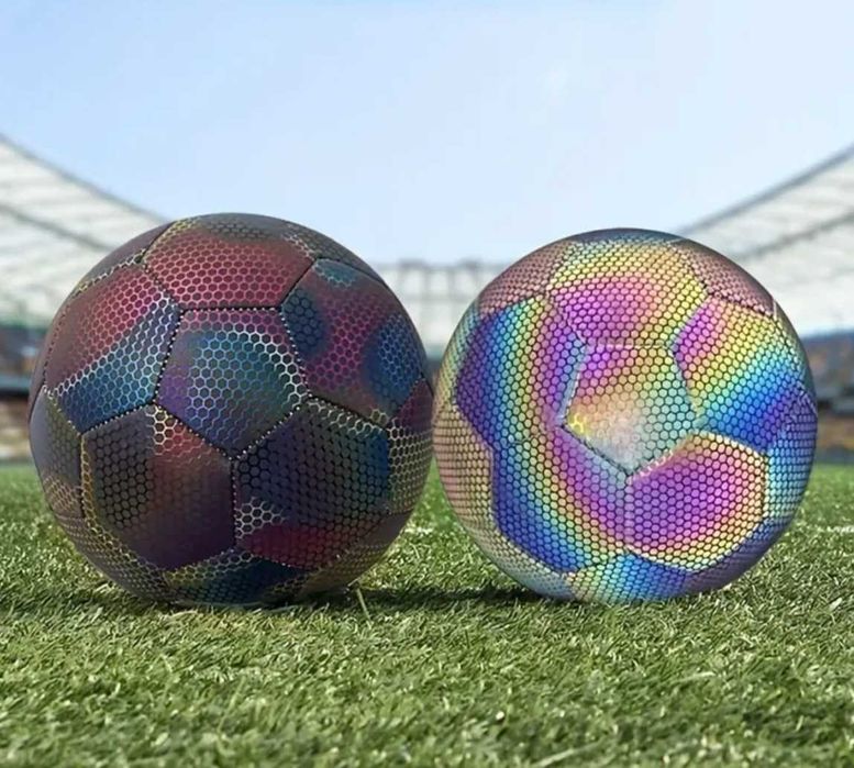 Світловідбиваючий футбольний м'яч для асфальту та трави
ламінований