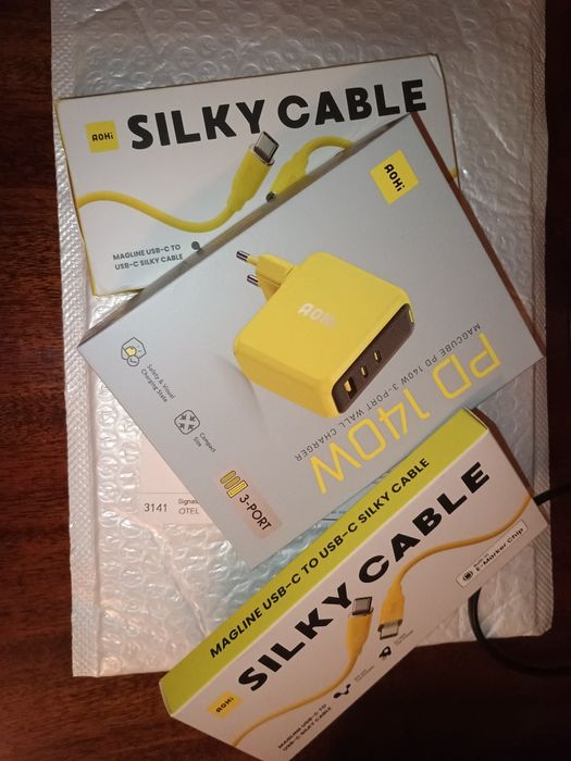 Зарядний пристрій AOHI Magcube Pro 140W !