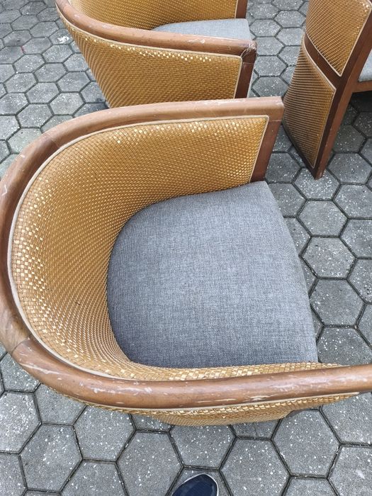 Cadeirões em palhinha