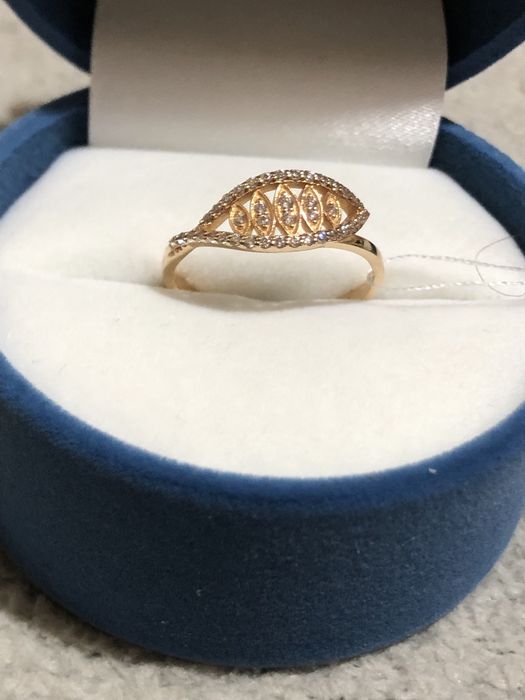 Новое золотое кольцо 17 и 17.5 размера, 585 проба.