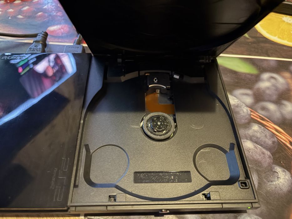 Sprzedam konsole ps one i ps2 slim