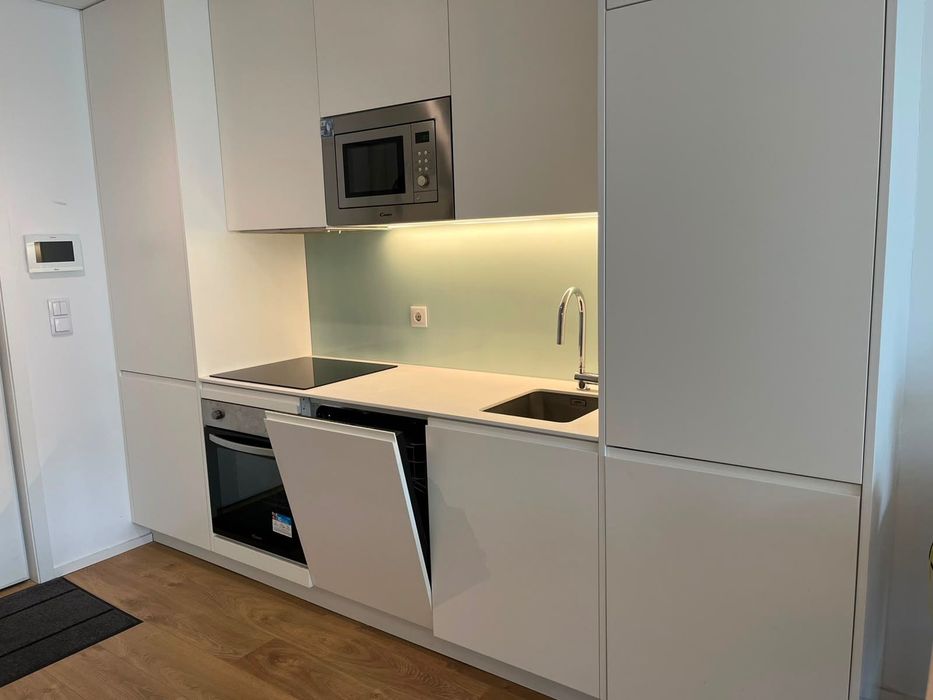 Apartamento T1 Porto - semi novo - parque dos sobreiros