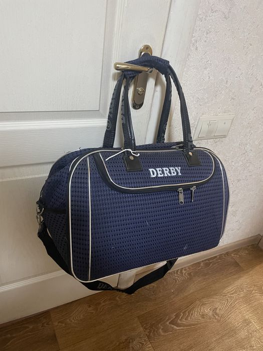 Продам хорошу сумку дорожню бу.