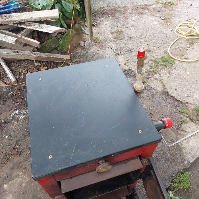 Продам котел на дрова