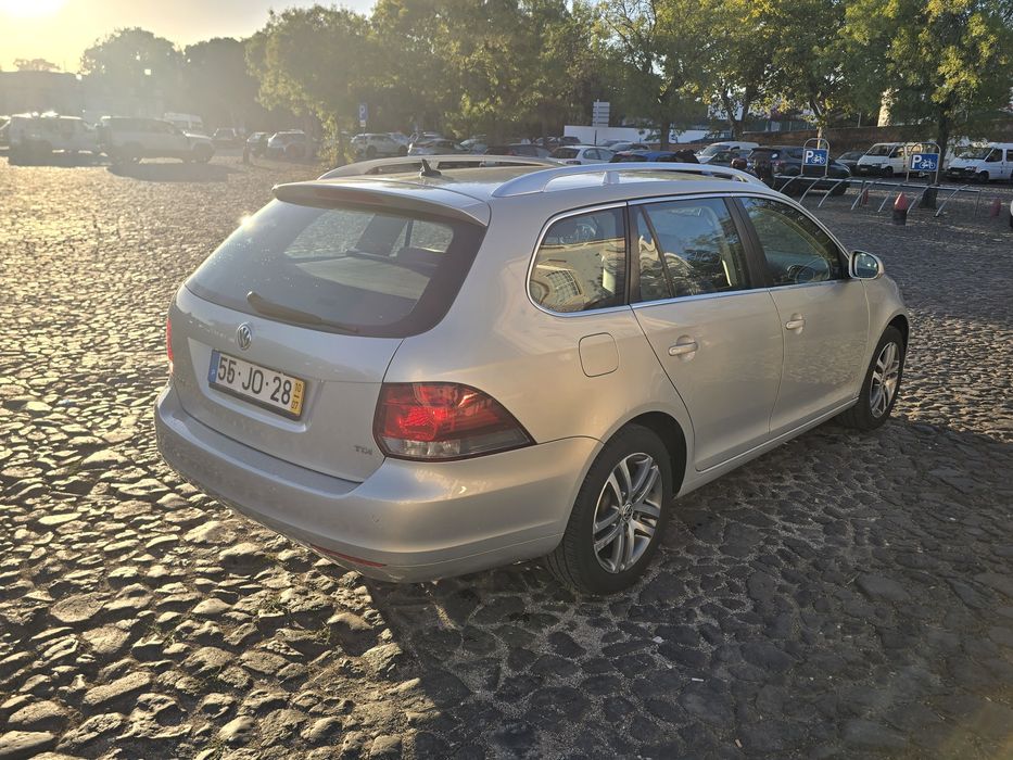VW Golf Variant 1.6 TDI DSG Automático — fotografia 4