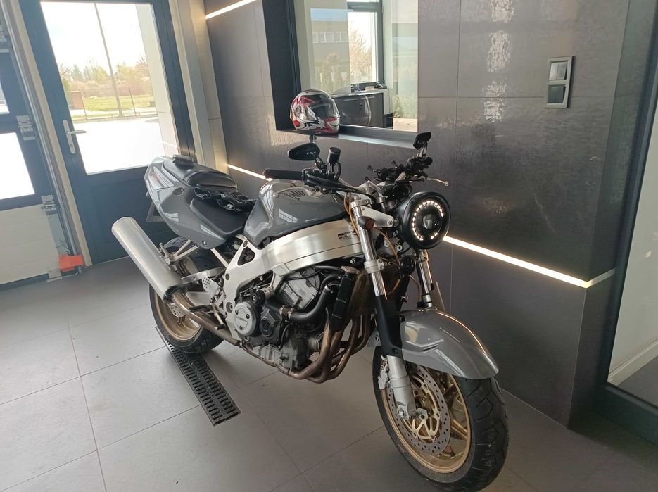 Śliczna Honda CBR 900