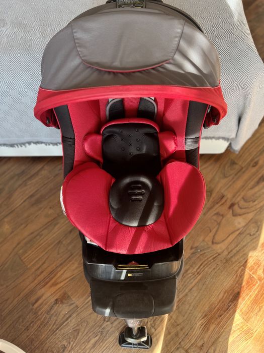 Автокресло Combi Luxtia Turn 360 група 0+/1 (0-18 кг) Красный