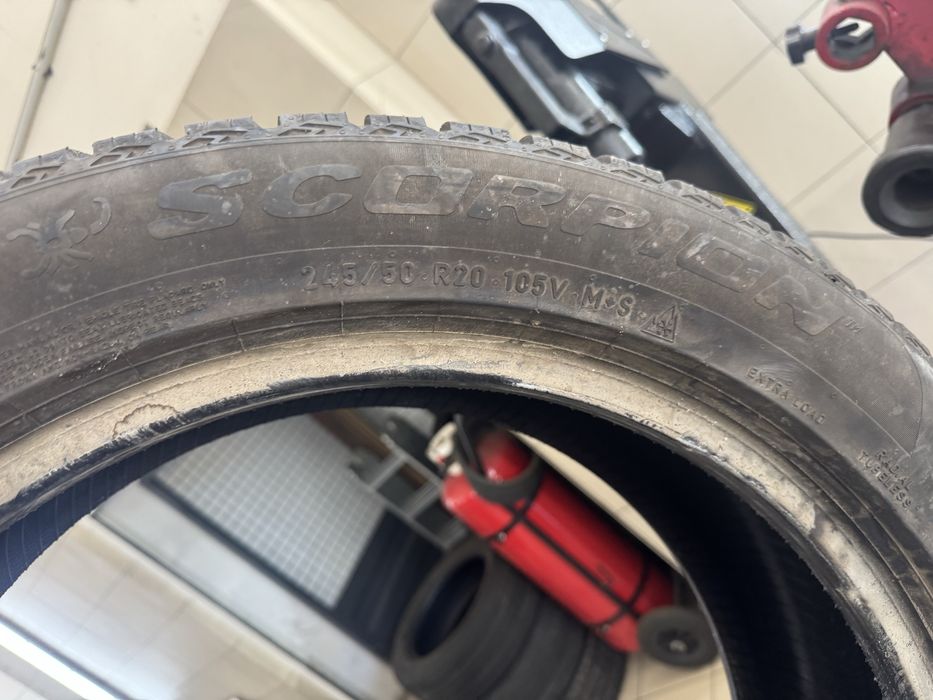Pirelli 245/40R20