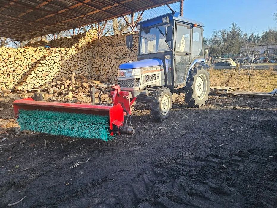 Iseki sial hunter 24  4x4 ogrzewanie wyjscia hydrauliczne fv