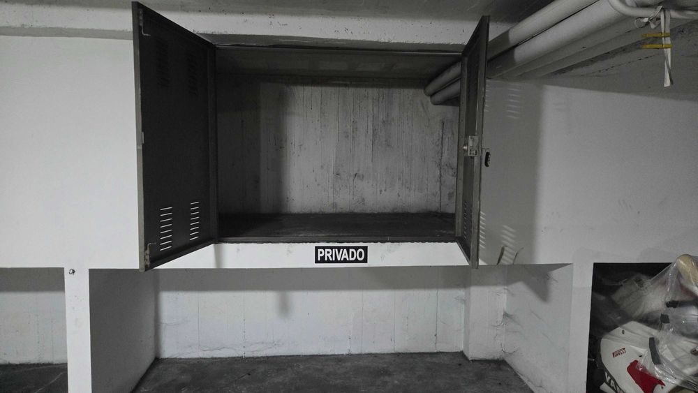 Lugar de Garagem (Junto à PSP)