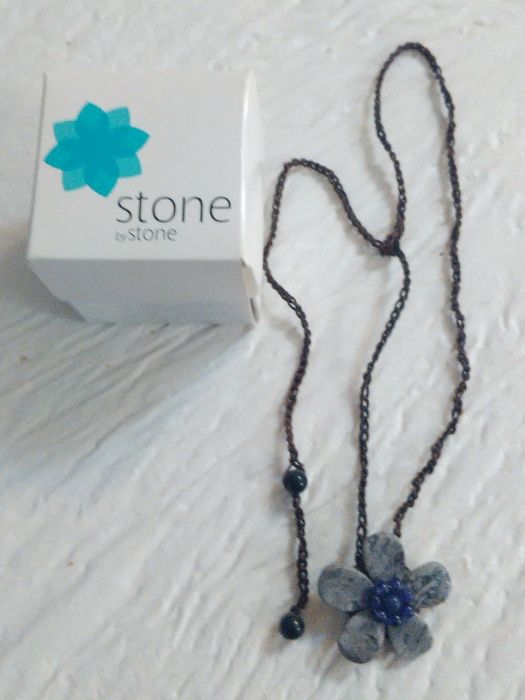 Lindo colar da Stone