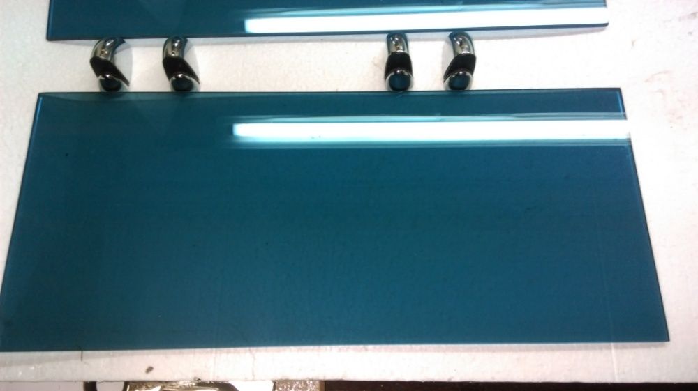 Две полки закаленное тонированное стекло ванная прихожая спальня