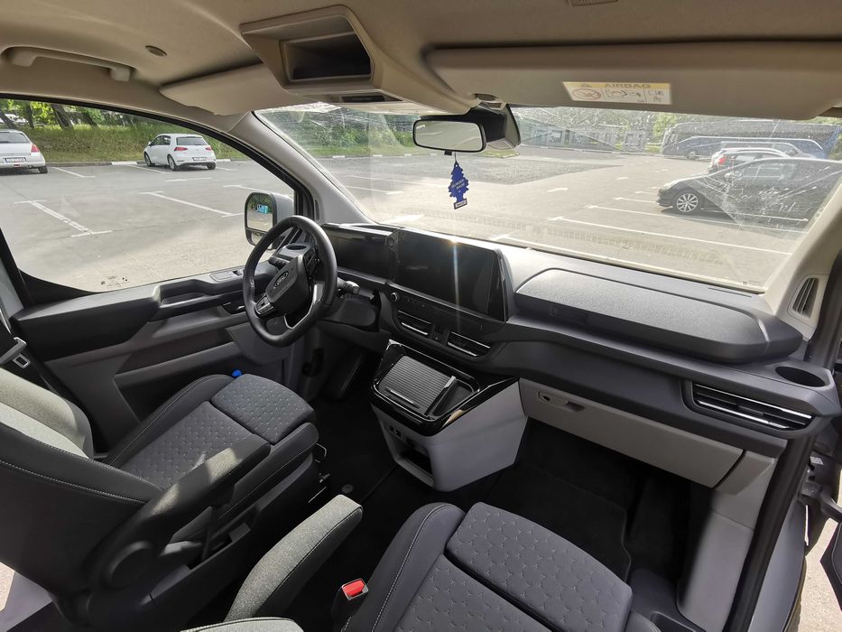 Wynajem busa 8-osobowego z kierowcą lub bez.